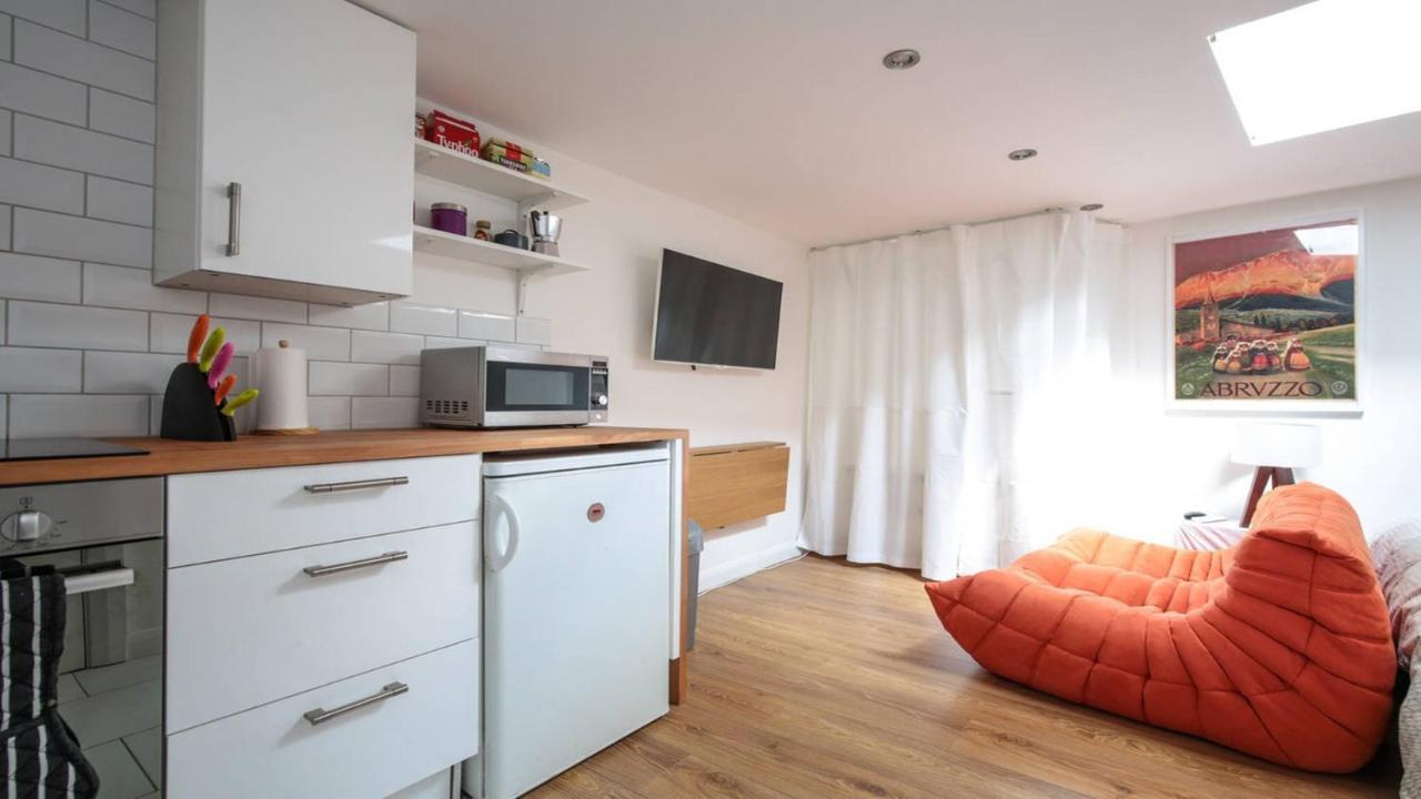 Private Studio Flat Close To Seven Sisters Station Hotel Londres Exterior foto